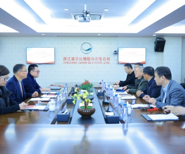 中国纺织品收支口商会曹甲昌会长一行来访调研 深入调研外贸走势，，，，，，携手探寻前行新径